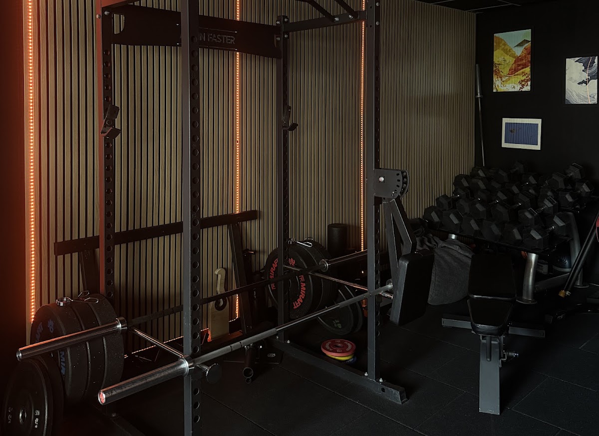 The Lifting Corner / Flora and Fit